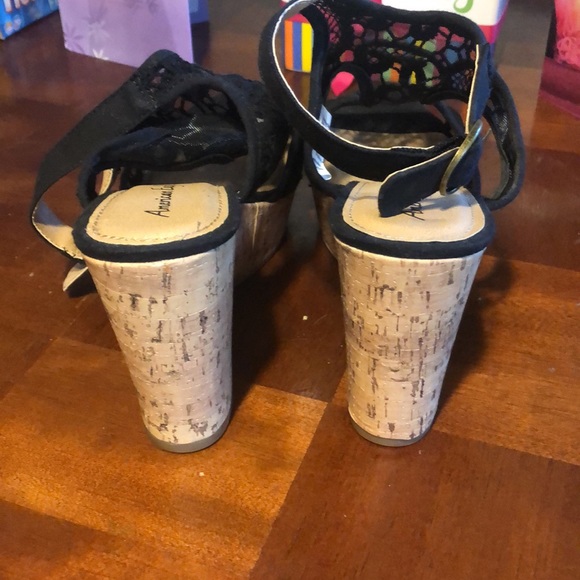 American Eagle Sandals - Picture 3 of 5